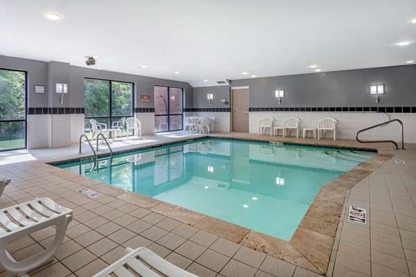 Pool - Comfort Suites Manchester - I-24, Exit 114