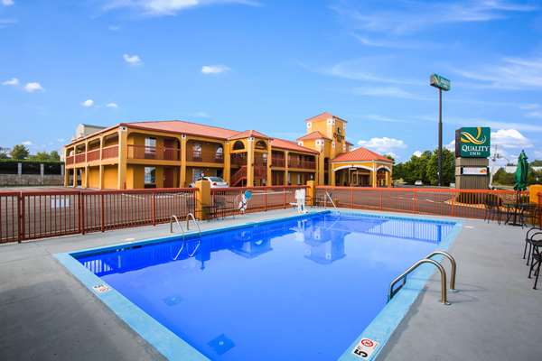 Pool - Quality Inn White House - I-65, Exit 108