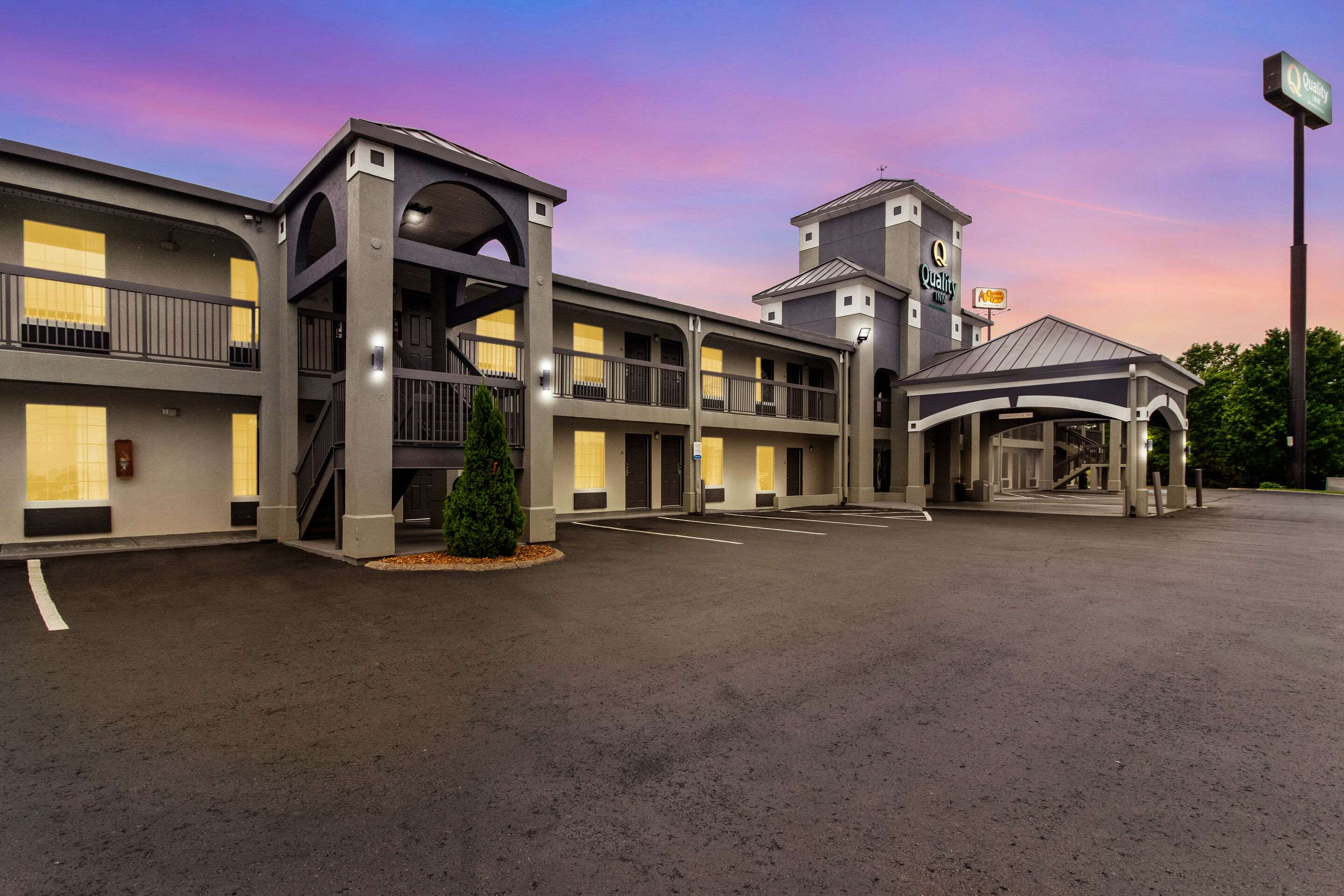 Hotel exterior | Quality Inn