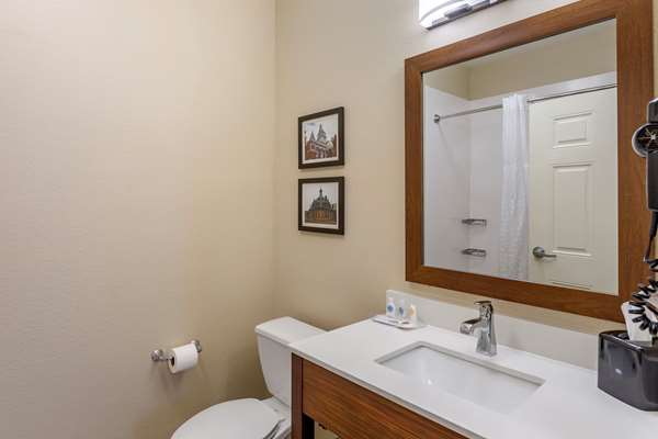  - Comfort Suites Clarksville