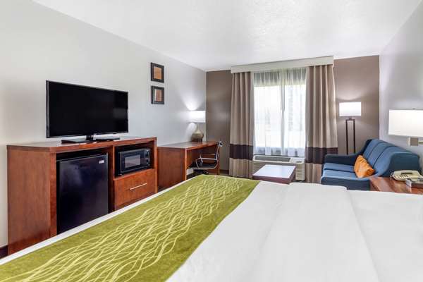 Suite - Comfort Inn Brownsville - I-40, Exit 56