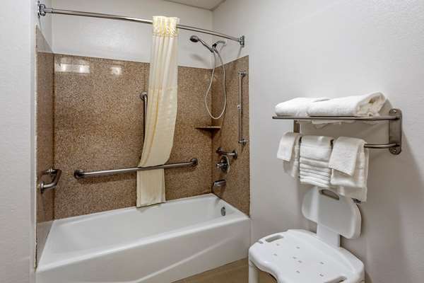  - Comfort Inn Brownsville - I-40, Exit 56