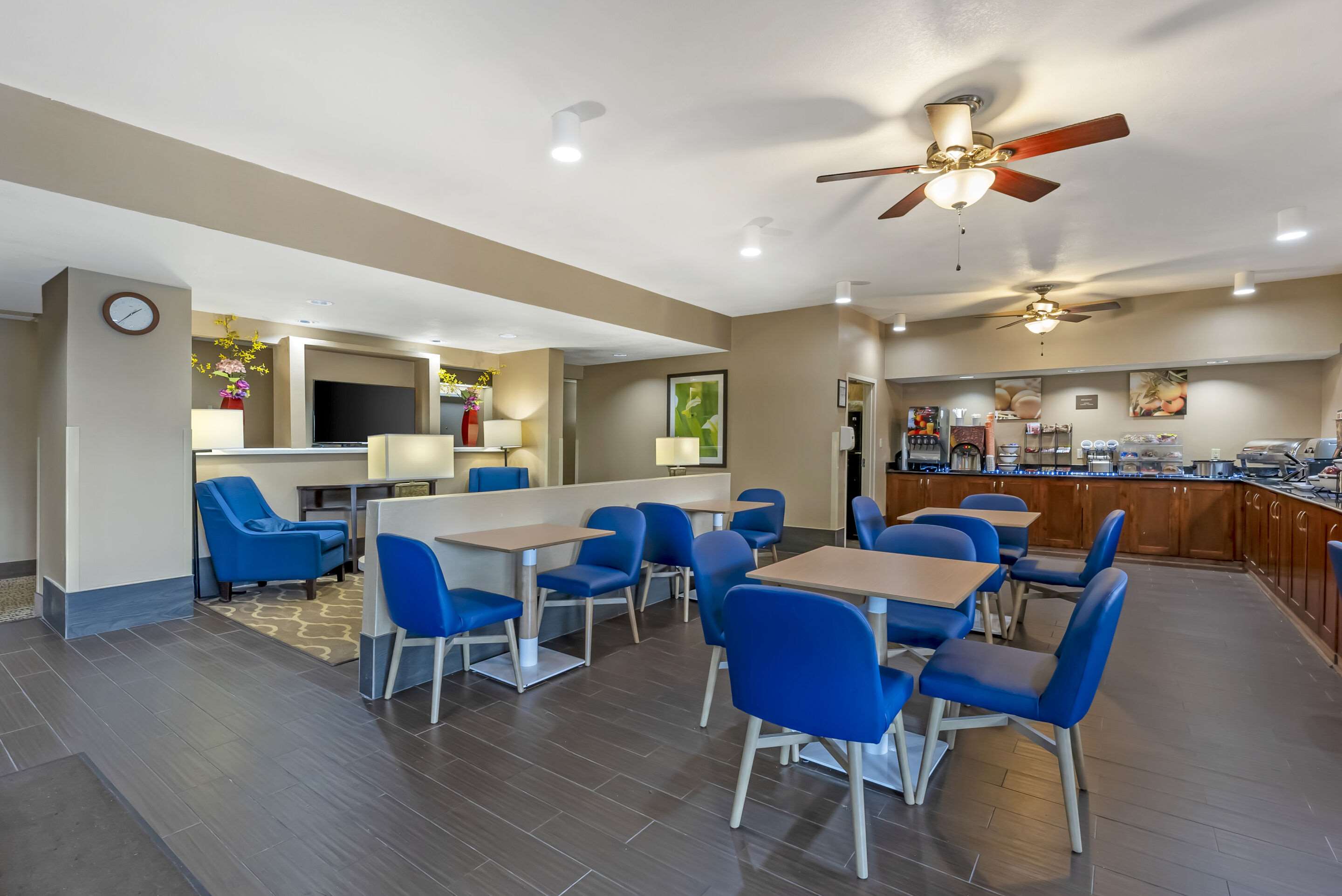 Breakfast area