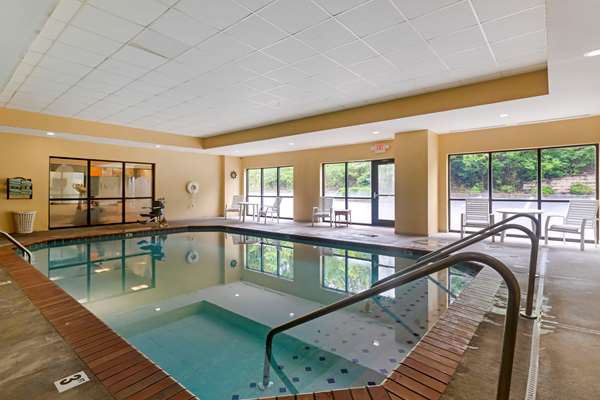 Pool - Comfort Suites Kingsport - I-26, Exit 4
