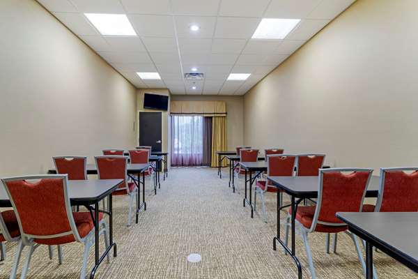  - Comfort Suites Kingsport - I-26, Exit 4