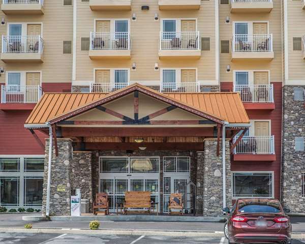 Exterior view - Clarion Hotel Pigeon Forge