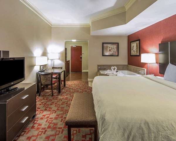  - Clarion Hotel Pigeon Forge