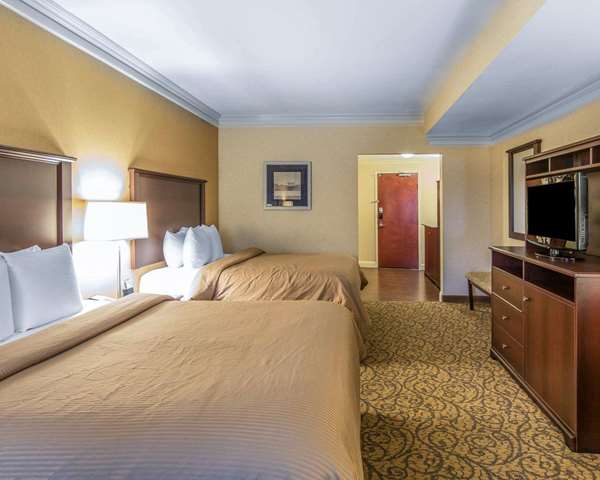  - Clarion Hotel Pigeon Forge