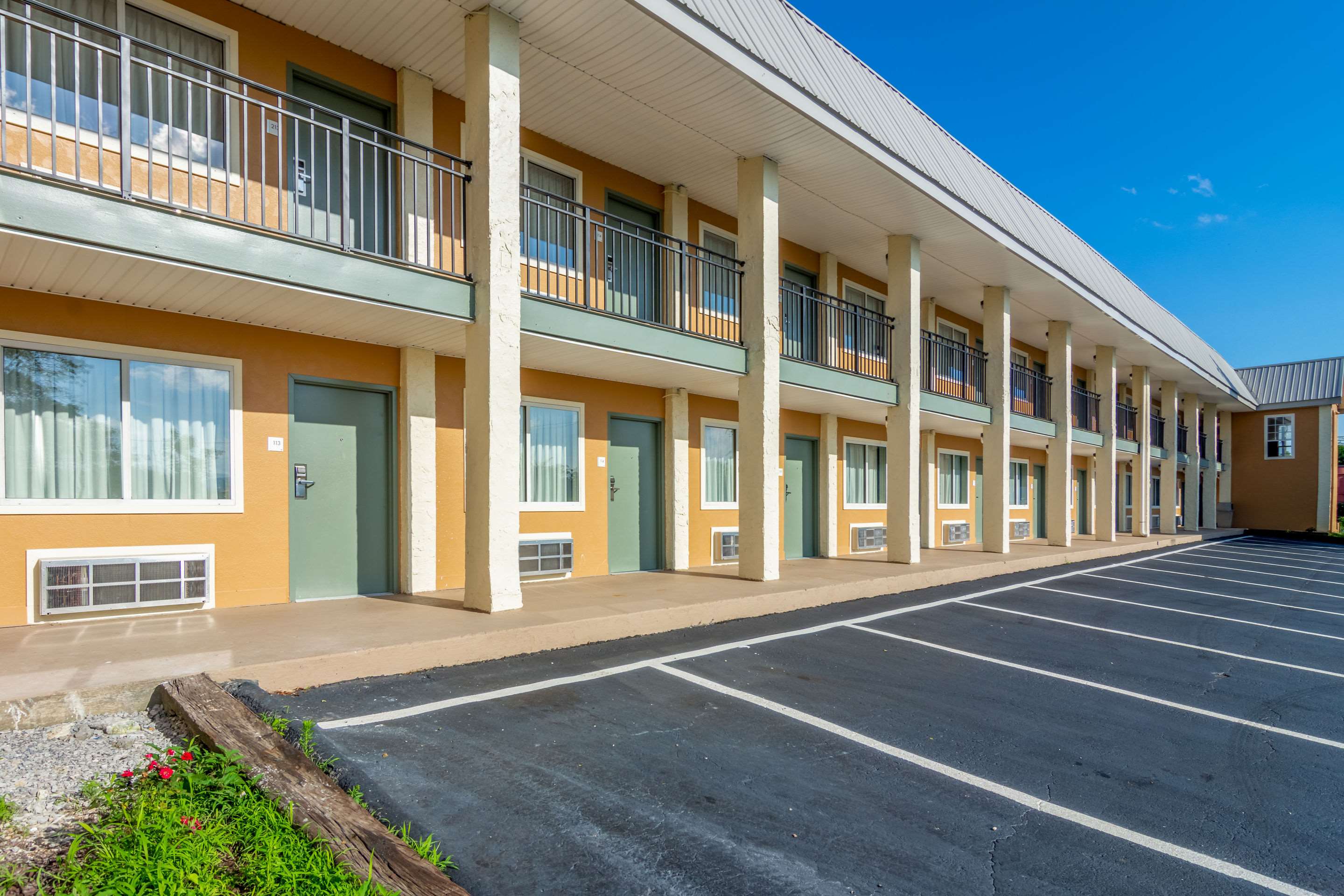 Hotel exterior | Econo Lodge East Ridge