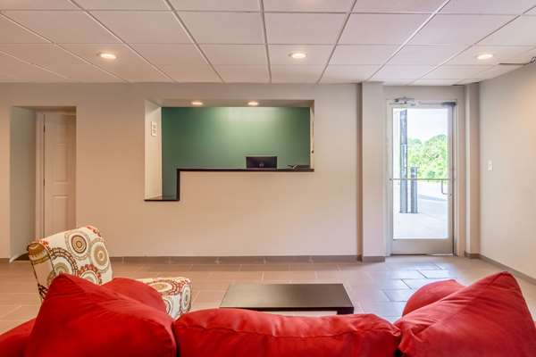  - Econo Lodge East Ridge - I-75, Exit 1