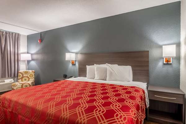  - Econo Lodge East Ridge - I-75, Exit 1