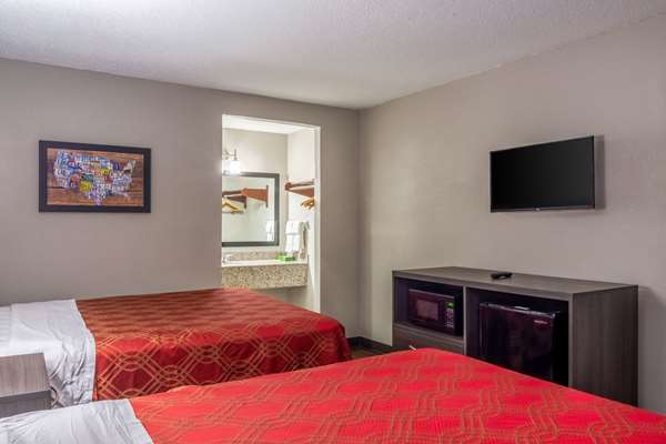  - Econo Lodge East Ridge - I-75, Exit 1