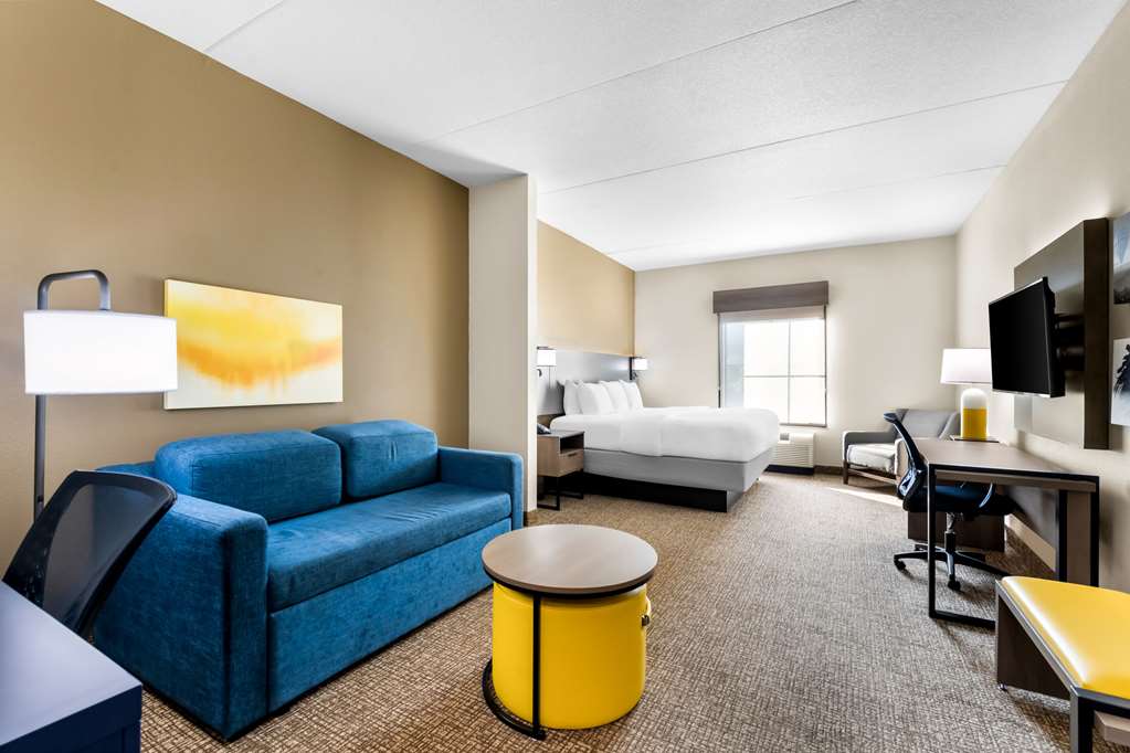 COMFORT INN HARRIMAN-guestroom-Guest Room,Suite,On-Site.jpg