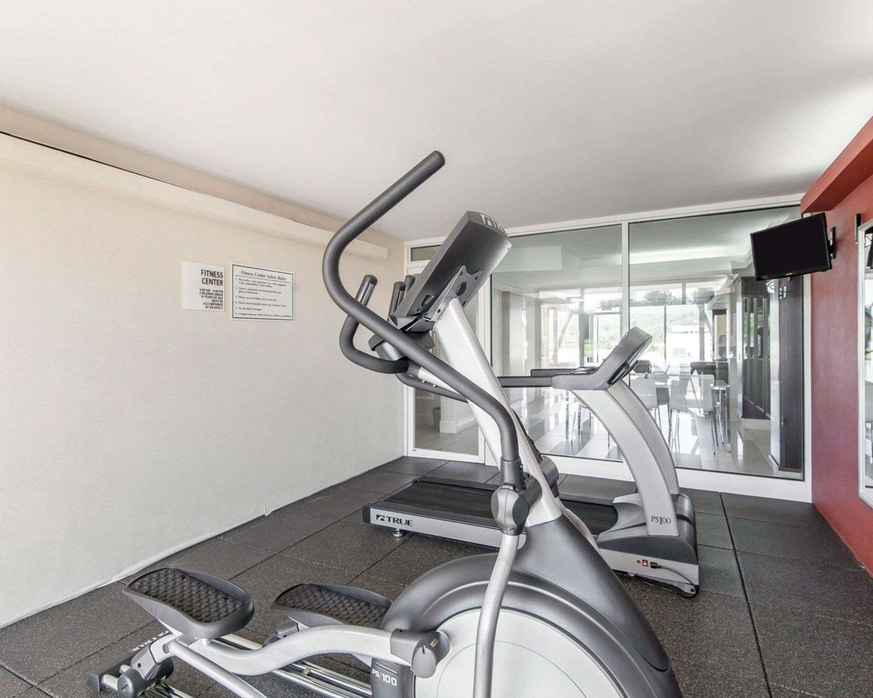 Exercise room with cardio equipment