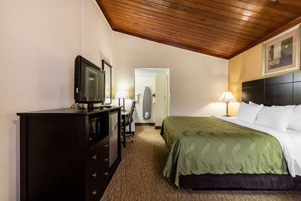  - Quality Inn Tullahoma
