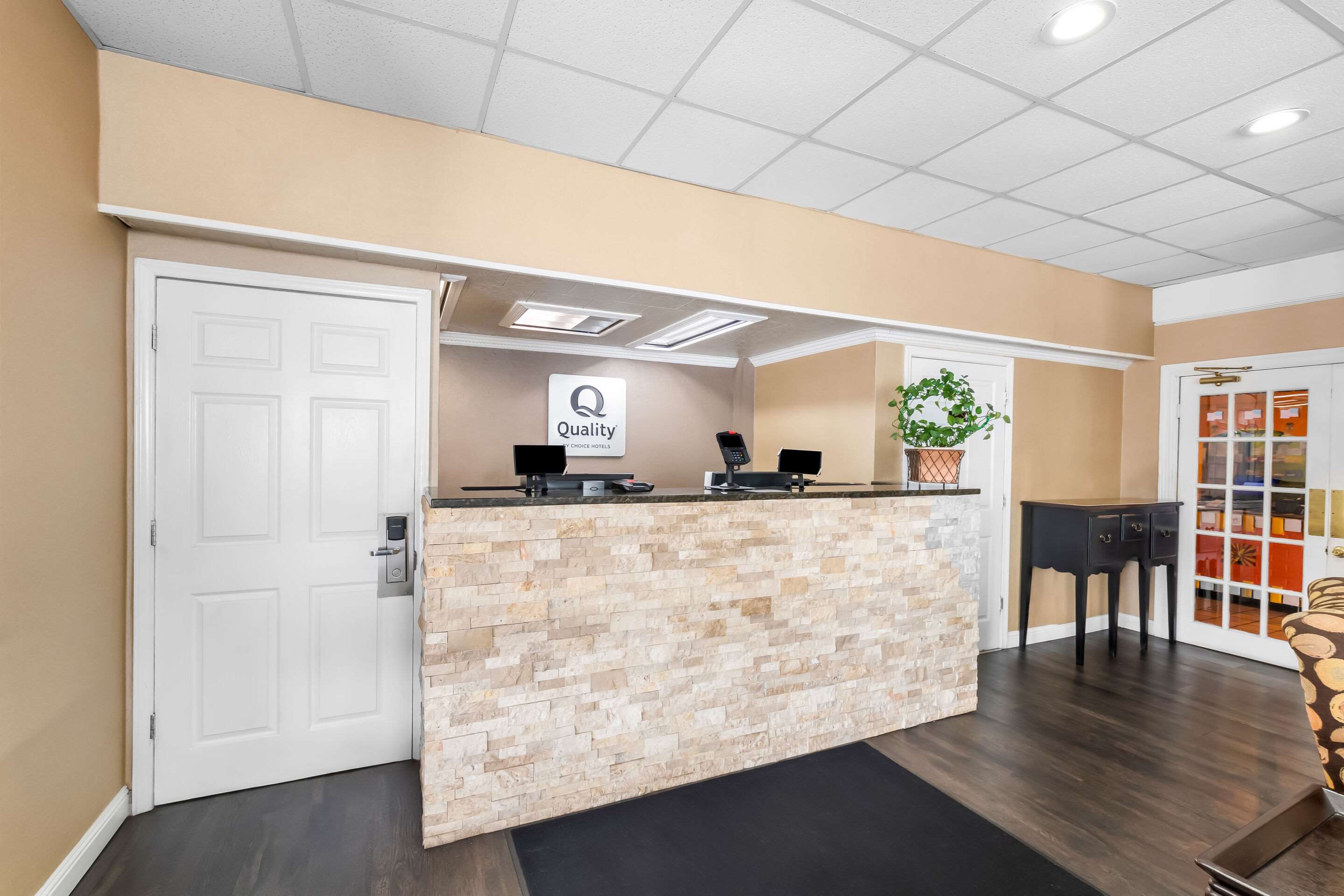 Front desk | Quality Inn Tullahoma