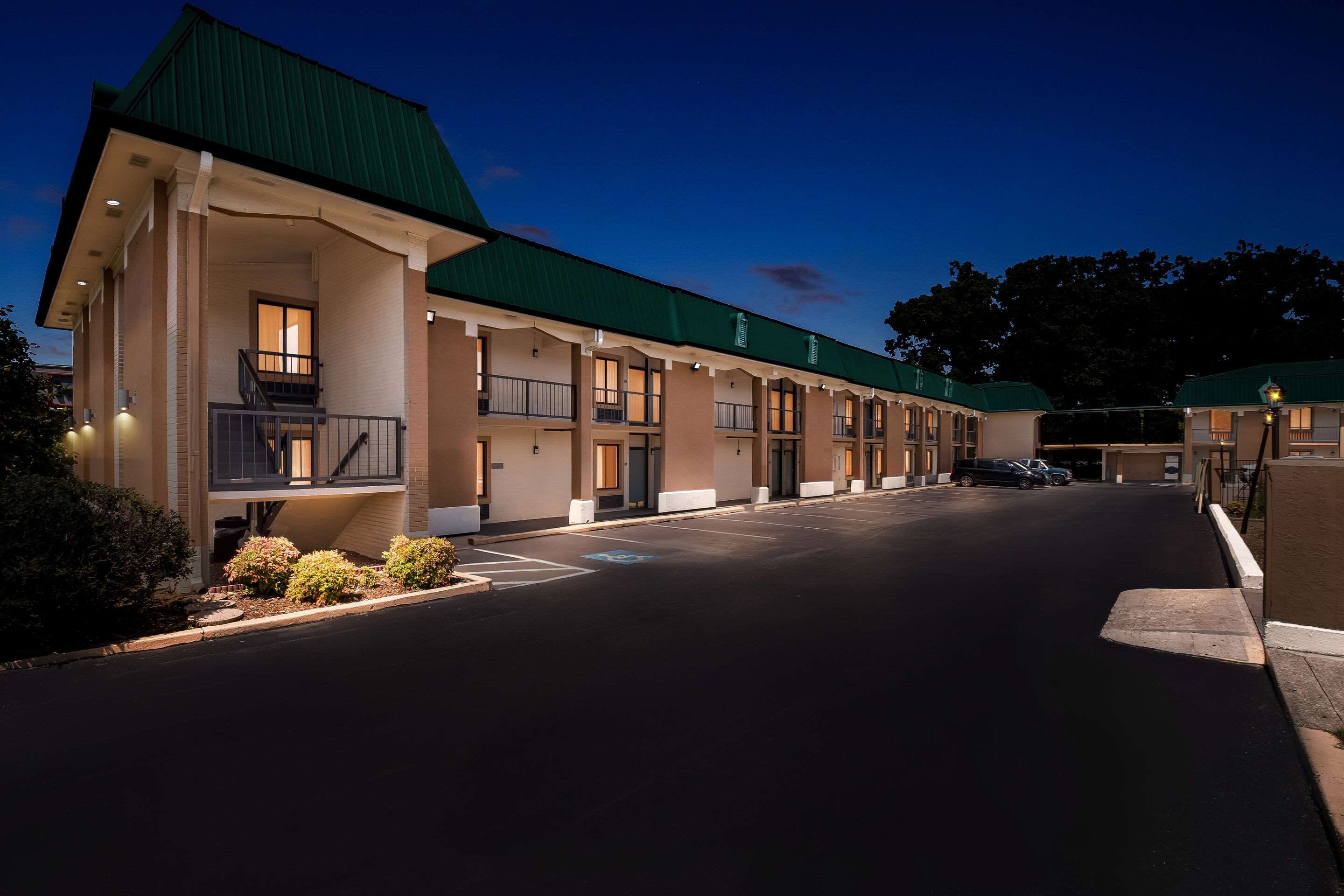 Hotel exterior | Quality Inn Tullahoma