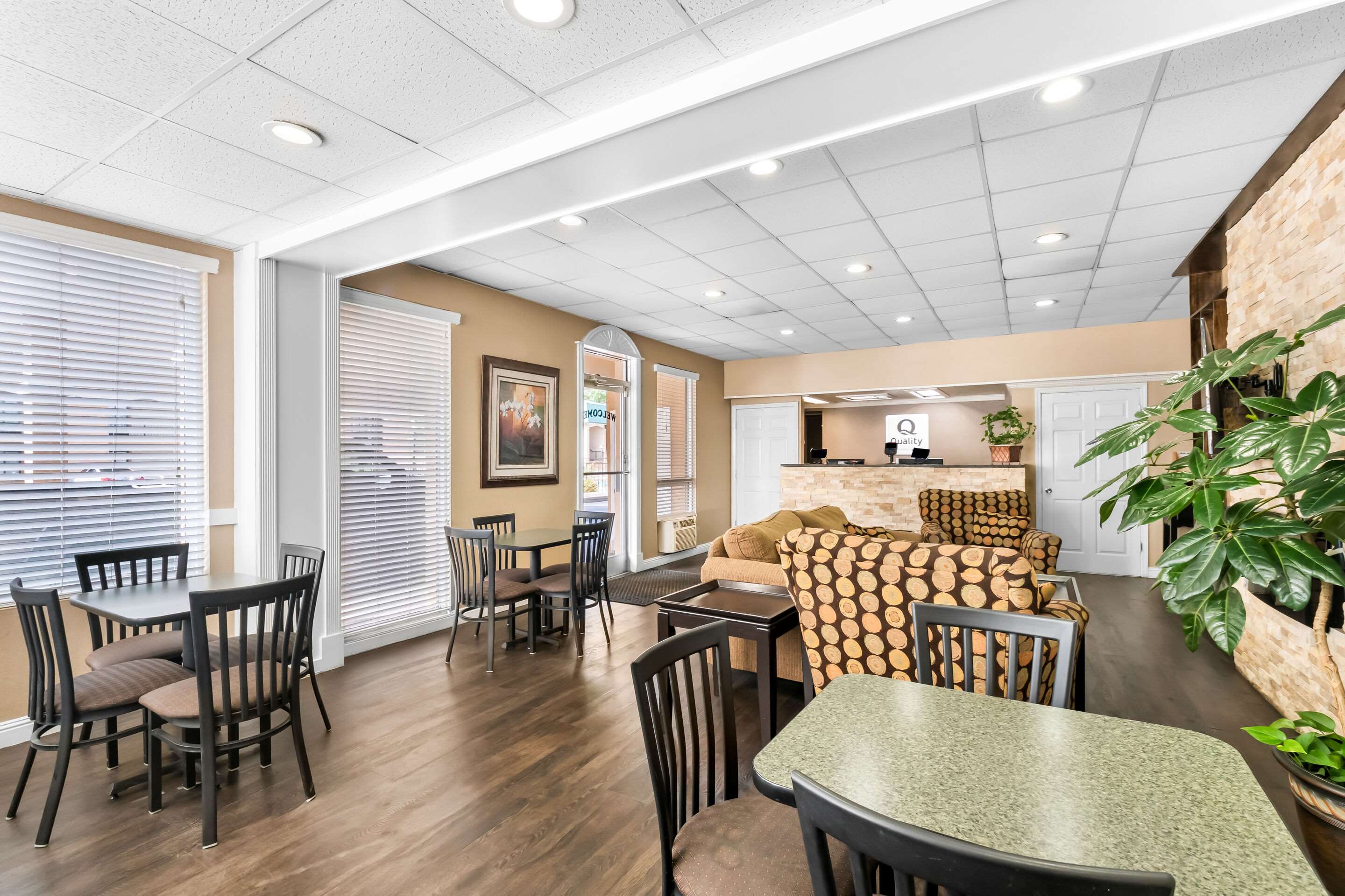 Breakfast area | Quality Inn Tullahoma