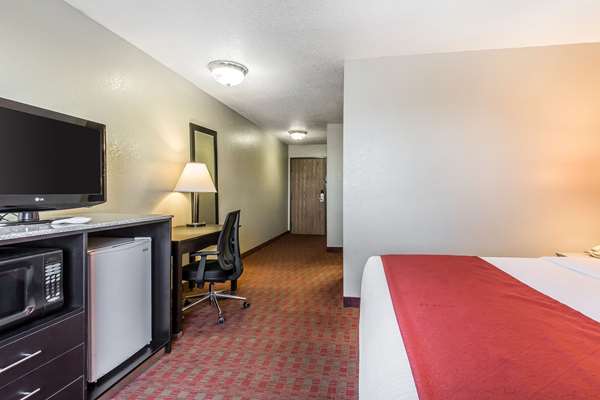  - Quality Inn & Suites La Vergne - I-24, Exit 64