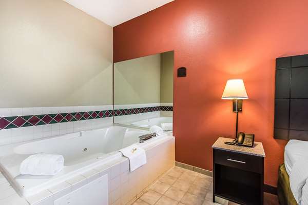 Suite - Quality Inn & Suites La Vergne - I-24, Exit 64
