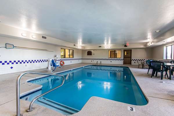 Pool - Quality Inn & Suites La Vergne - I-24, Exit 64