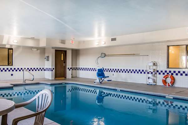 Pool - Quality Inn & Suites La Vergne - I-24, Exit 64