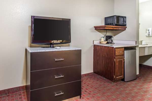 Suite - Quality Inn & Suites La Vergne - I-24, Exit 64