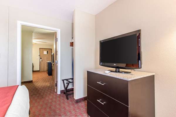 Suite - Quality Inn & Suites La Vergne - I-24, Exit 64