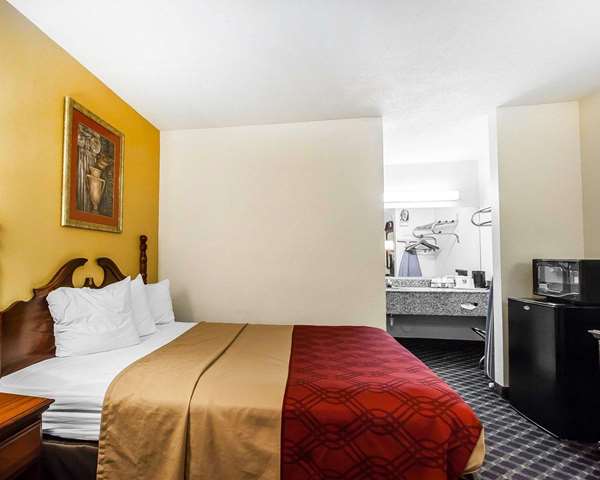  - Econo Lodge Dyersburg - I-155, Exit 13