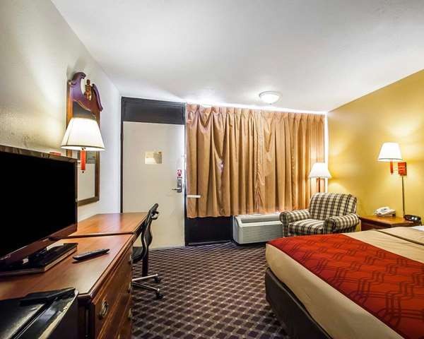  - Econo Lodge Dyersburg - I-155, Exit 13