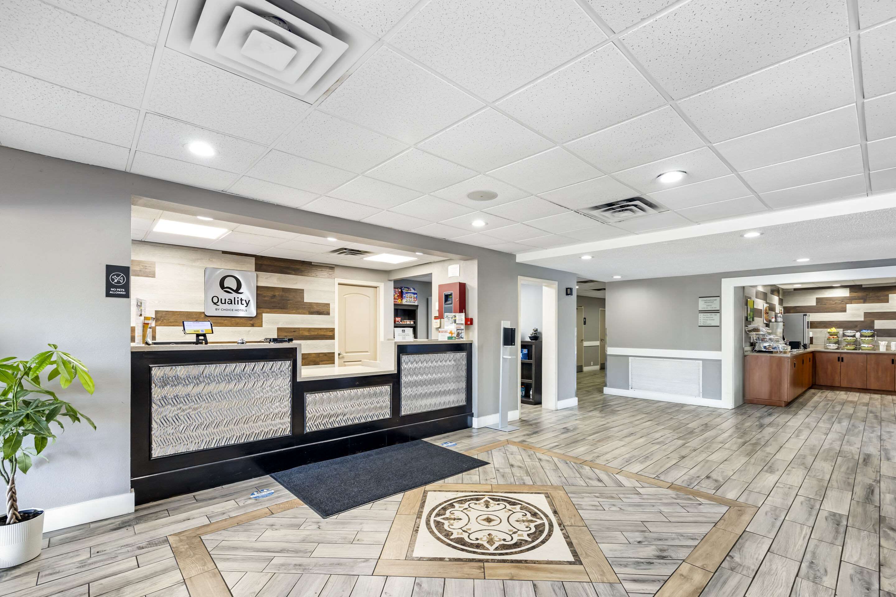 Front desk | Quality Inn