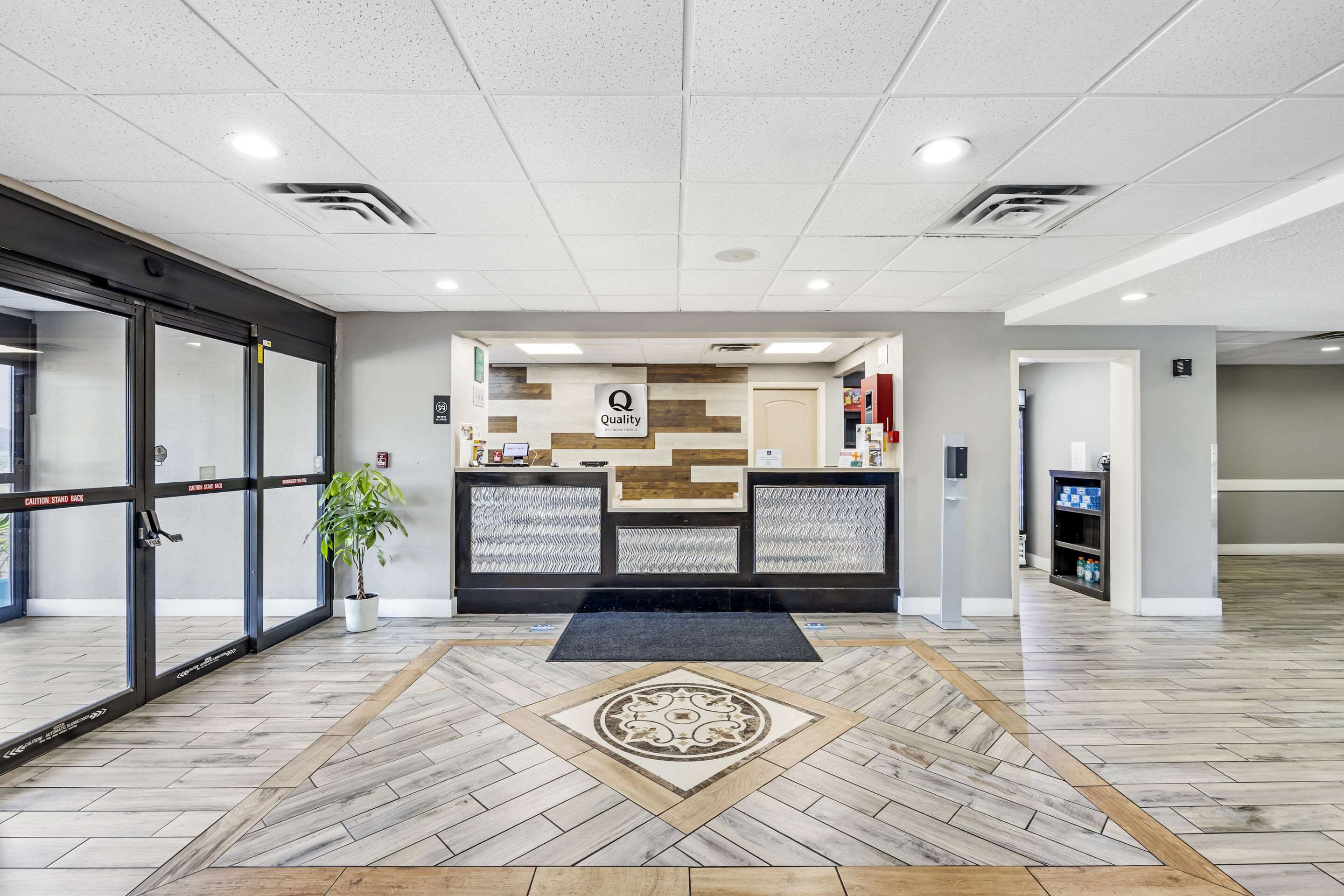 Front desk | Quality Inn