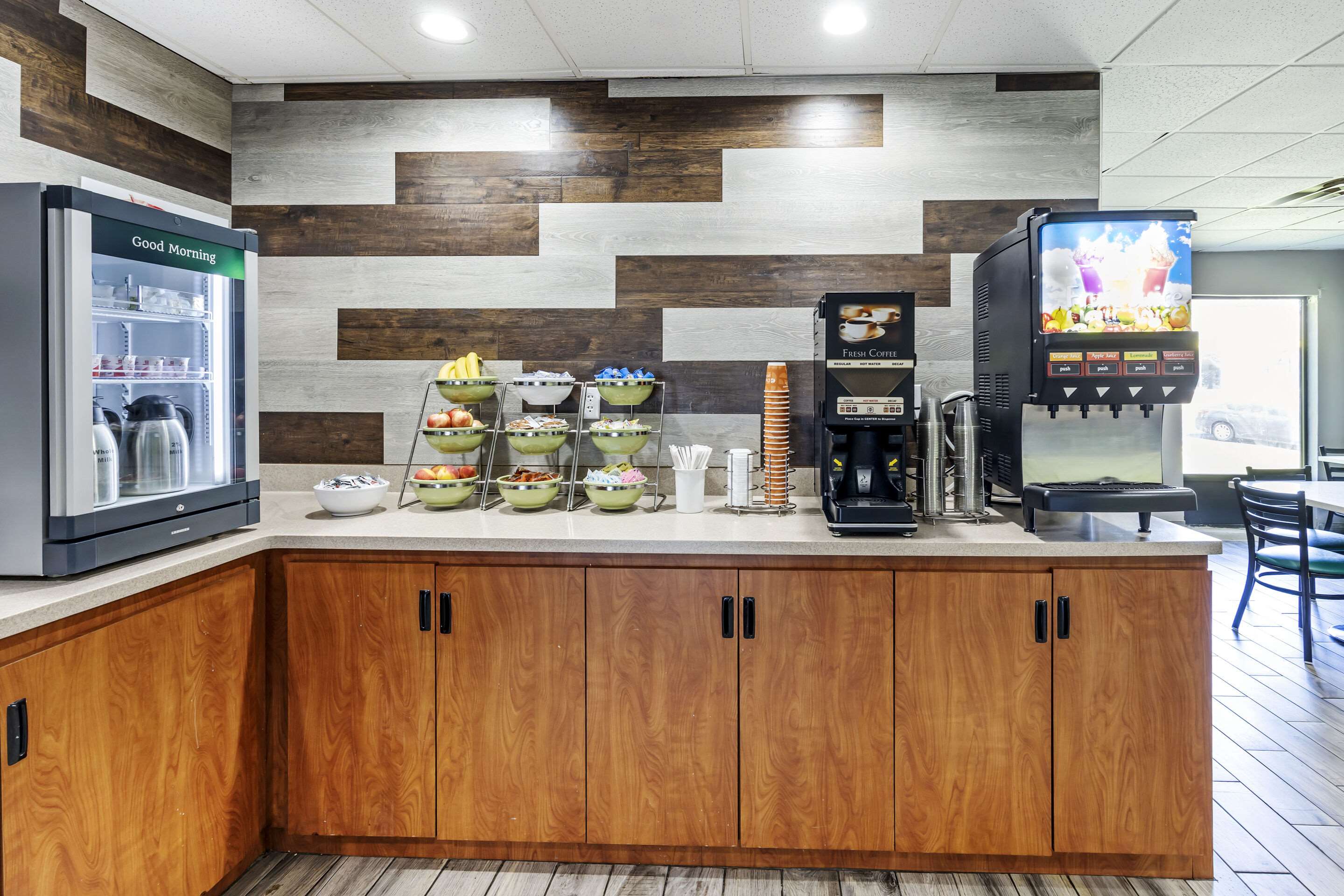 Breakfast area | Quality Inn
