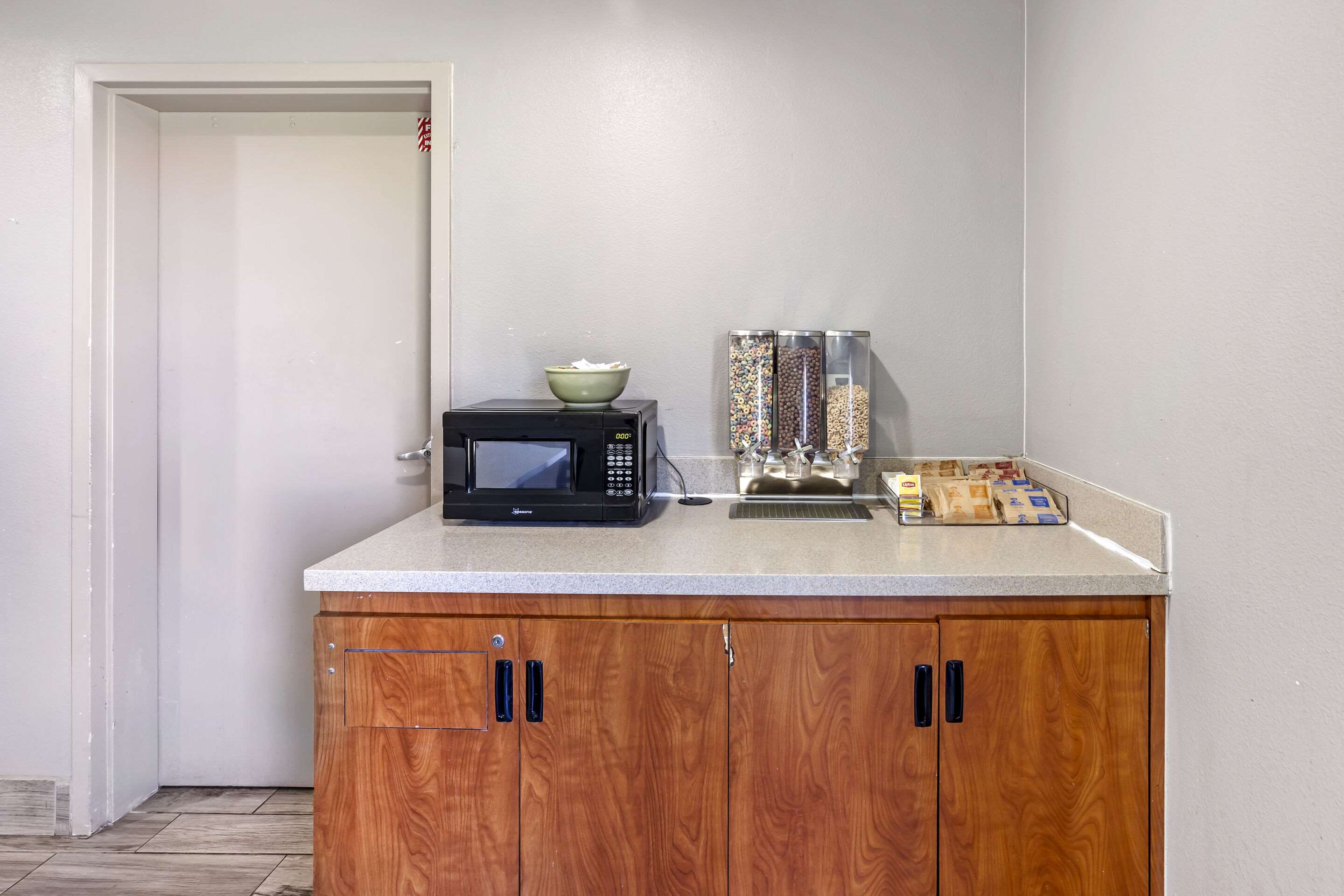 Breakfast area | Quality Inn