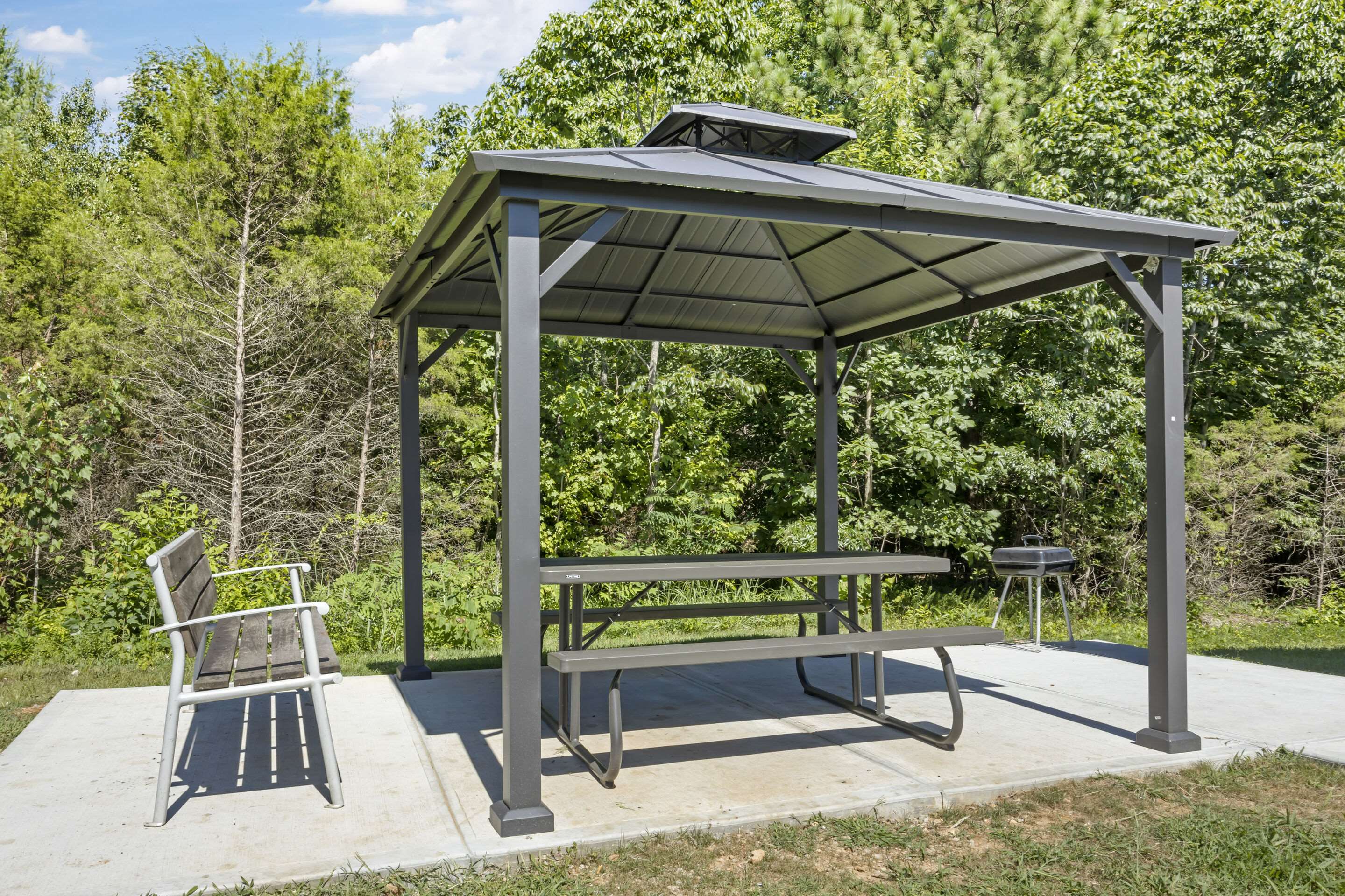 Barbecue area | Quality Inn