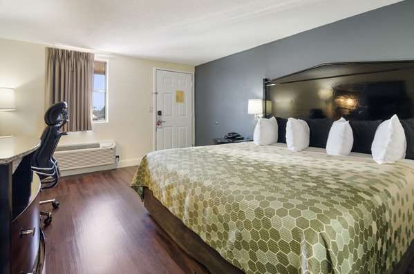  - Econo Lodge Kingsport - I-81, Exit 63