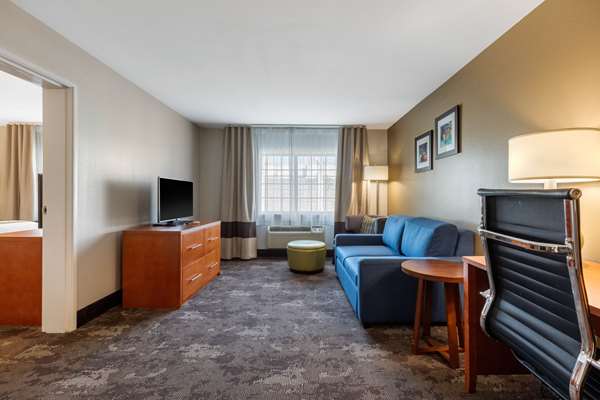 Suite - Comfort Inn & Suites Antioch - I-24, Exit 59
