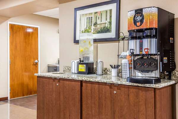 Amenities - Comfort Inn & Suites Airport Memphis - I-240, Exit 20