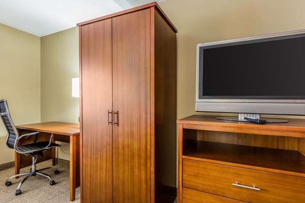  - Comfort Inn & Suites Airport Memphis - I-240, Exit 20