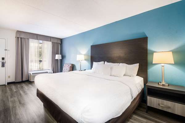  - Clarion Inn Cleveland - I-75, Exit 27