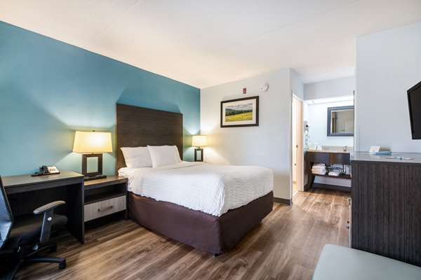  - Clarion Inn Cleveland - I-75, Exit 27