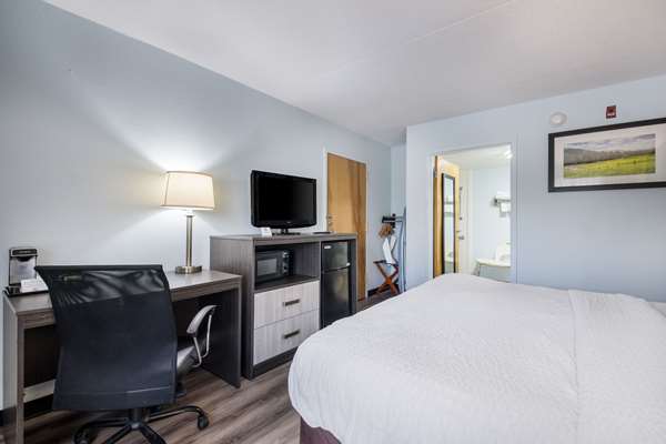  - Clarion Inn Cleveland - I-75, Exit 27