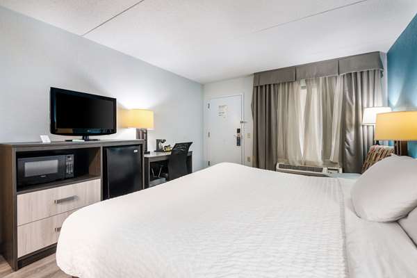  - Clarion Inn Cleveland - I-75, Exit 27