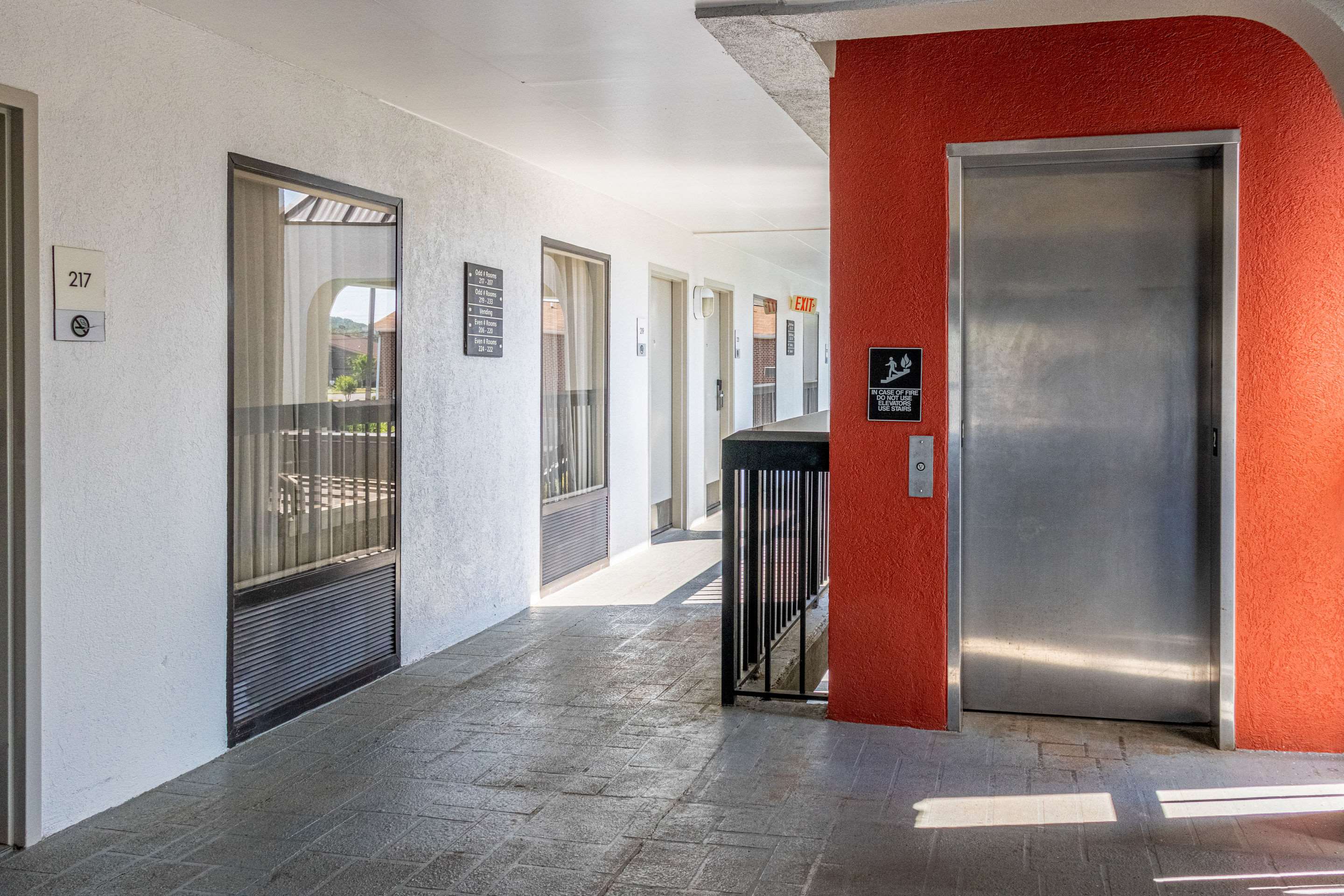 Elevator | Clarion Inn