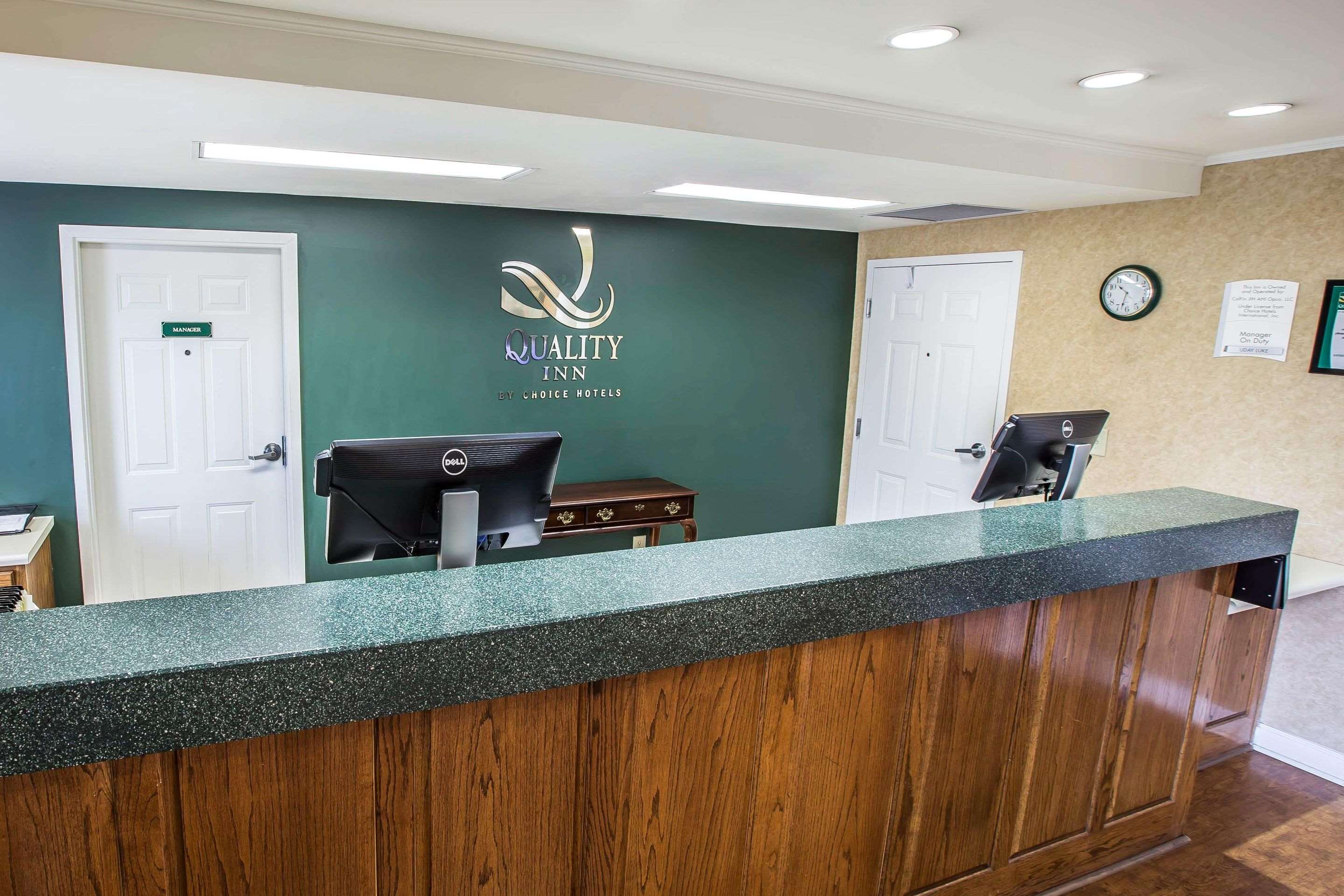 Hotel lobby | Quality Inn Kingsport