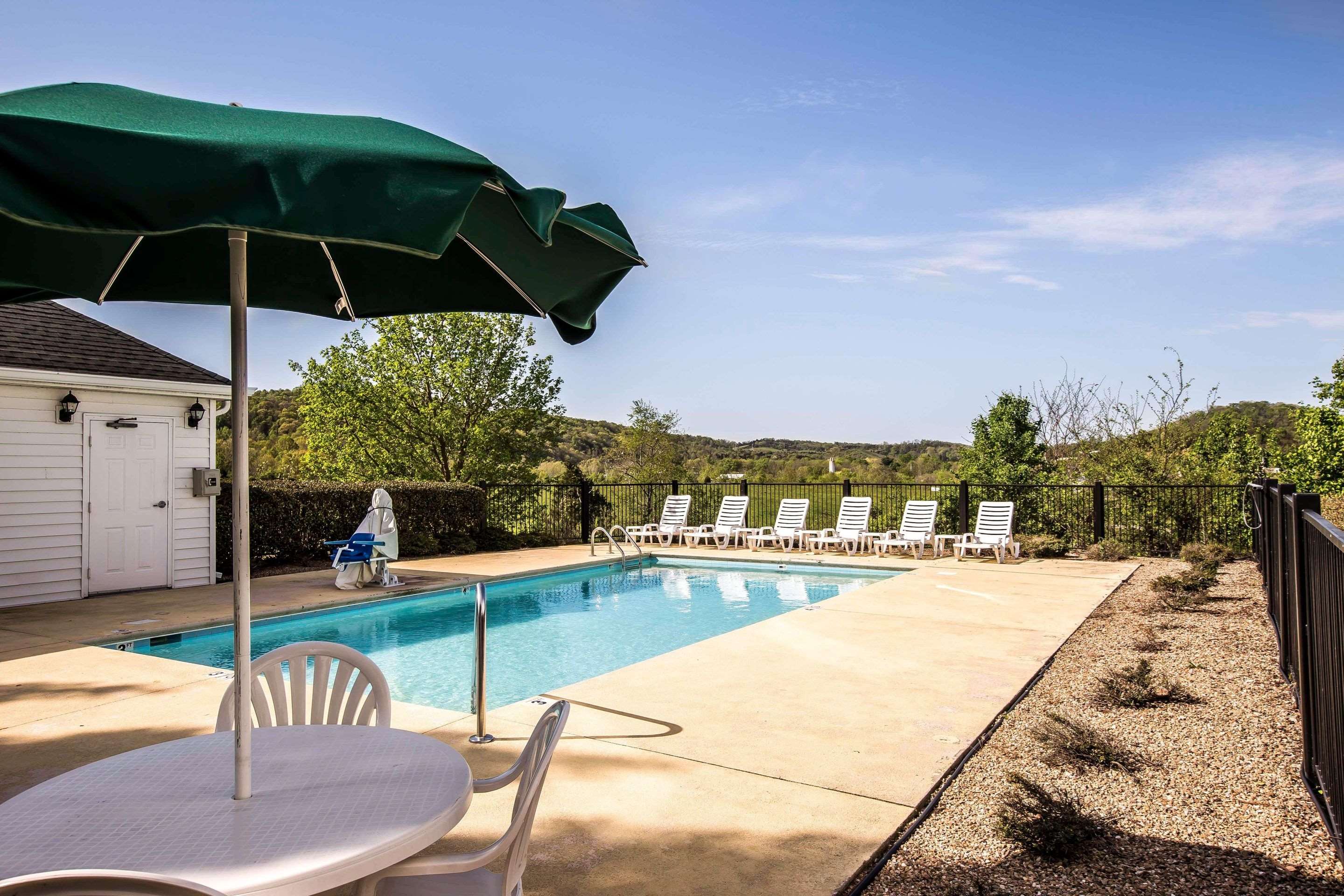 Outdoor pool with sundeck | Quality Inn Kingsport