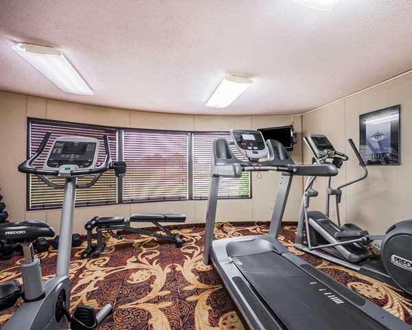 Fitness/ Exercise Room - Quality Inn Paris