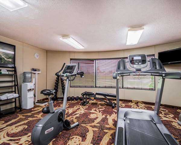 Fitness/ Exercise Room - Quality Inn Paris
