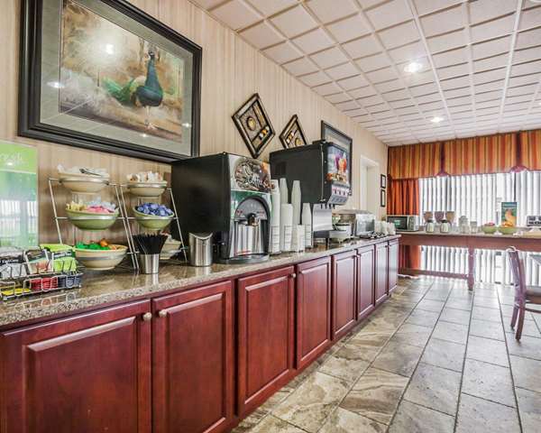 Amenities - Quality Inn Paris