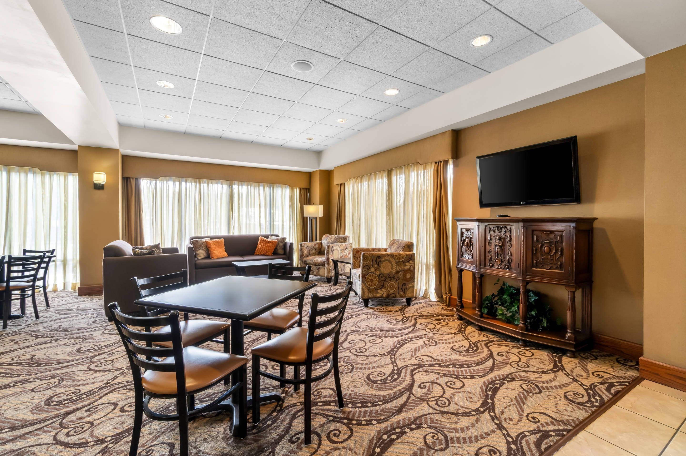 Lobby with sitting area